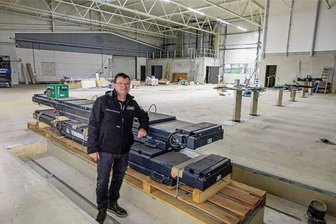 Schnurrbusch in Glauchau: Millionenprojekt kurz vor Fertigstellung - Geschäftsführer Jörg Schnurrbusch im rund 1200 Quadratmeter großen Anbau.