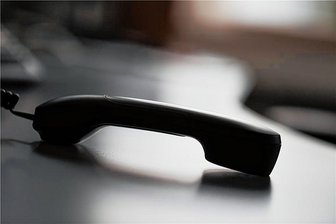 Schockanrufer im Landkreis Zwickau erfolgreich: Seniorin übergibt fünfstellige Summe - Die Betrüger behaupteten am Telefon, die Tochter der angerufenen Seniorin habe einen Verkehrsunfall verursacht. 