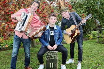 Schockdiagnose: Rups sagt MS Kampf an - Thomas Unger, hier auf einem Foto vom Herbst 2020 mit Kurt und Toni (v.l.), freut sich auf die kleine Weihnachtstour mit seinen Söhnen. Von der schlimmen Diagnose will er sich nicht den Weg diktieren lassen. 
