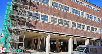 Schocken: Neue Fenster zieren altes Gebäude in Pleißestadt -