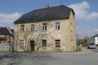 Schönbrunn: Bald Bäume auf Fläche von alter Schule - 2008 wurde die alte Schule Schönbrunn abgerissen. Auf der Fläche sollen Bäume gepflanzt werden.