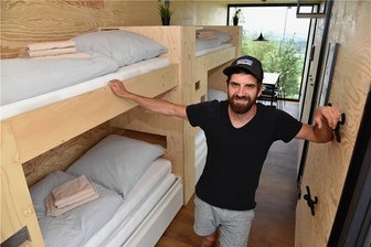 Schönecker Touristiker wollen eigenen Verein gründen - Jan Hesse, Betreiber der Bergheim-Containerlofts, gehört zu jenen touristischen Akteuren, die einen Verein gründen wollen. Hesse sitzt auch für die CDU im Stadtrat. 