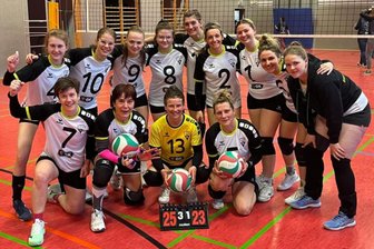 Schönecker Volleyballfrauen schließen mit Heimspieltag die Saison ab - Gibt es für die Schönecker Volleyballfrauen am Samstag noch einmal Grund zum jubeln?