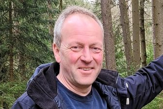 Schönfelser Windräder: Harsche Kritik an Ortsvorsteher Falk Müller - Falk Müller ist sowohl Schönfelser Ortsvorsteher als auch potenzieller Windkraft-Betreiber. Das sorgt im Ort für heftige Kritik.