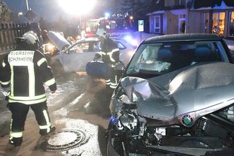 Schönheide: Drei Verletzte bei Kollision - 