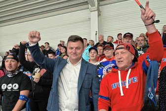 Schönheider Wölfe: Ein Sieg zum Abschied - Petr Kukla wurde verabschiedet.