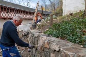 Schönheitskur für Burgmauer - 
