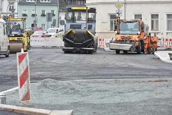 Schönlebestraße in Freiberg soll nächste Woche wieder befahrbar sein - Die Schönlebestraße in Freiberg soll nächste Woche fertig und für den Verkehr freigegeben werden.