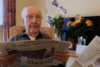Schon 100 und noch immer begeisterter "Freie Presse"-Leser - Erich Eppendorfer hatte am Freitag seinen 100. Geburtstag gefeiert. Wie auch sonst gehörte der Blick in die aktuelle Ausgabe der "Freien Presse" zum festen Tagesprogramm.