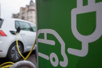 Schon fast 17.000 Anträge für E-Auto-Prämie - Das Interesse an der neuen staatlichen Förderung zum Elektroauto-Kauf ist groß.