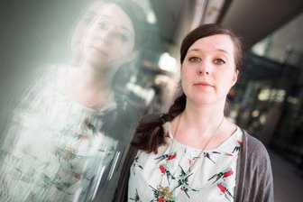 Schon gehört, ...? - Verzerrte Bilder der Wirklichkeit will sie scharf stellen: Karolin Schwarz. Die 30-Jährige aus Leipzig hat mit einem Freund eine Internetseite entwickelt, auf der sie Gerüchte über Flüchtlinge widerlegen. Dafür bekommen sie mehr Beifall, als sie es für möglich hielten.