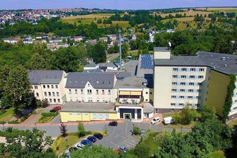 Schon mehr als 1000 Unterschriften für Erhalt der Reichenbacher Paracelsus-Klinik - Die Paracelsus-Klinik Reichenbach. Zurzeit läuft eine Petition für deren Erhalt. Auch eine Rekommunalisierung soll in diesem Zusammenhang geprüft werden, fordert CDU-Landtagsabgeordneter Stephan Hösl als Initiator. 