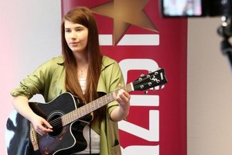 Schon sicher: Ein Mädchen wird Erzistar - Celina Pollmer überzeugte die Juroren mit ihrer natürlichen Art und markanter Stimme.