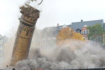 Schornstein gesprengt -