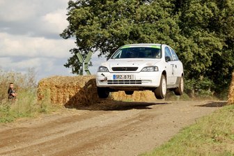 Schottercup biegt auch für Rallye-Duos aus dem Erzgebirge auf die Zielgerade - Bernd Knüpfer und Daniel Herzig vom MC Grünhain freuen sich aufs Schottercup-Spektakel rund um Beelitz.