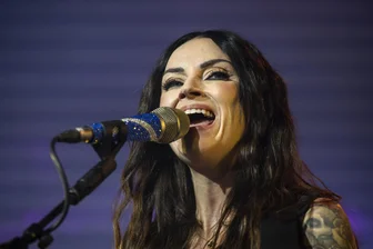 Schottische Sängerin auf der Freilichtbühne: Amy Macdonald kommt im Sommer nach Zwickau - Energiegeladen: Amy Macdonald bei einem Konzert.