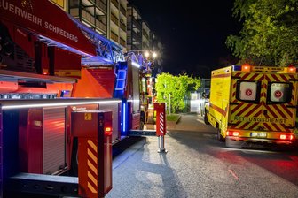 Schreck für Helfer bei Feuerwehreinsatz im Erzgebirge: Polizei nennt neue Erkenntnisse - Ein Rauchwarnmelder hat einen Einsatz in Schneeberg ausgelöst.