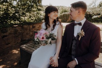 Schrecksekunde bei Hochzeit im Erzgebirge: Braut ohne Blumenstrauß - In diesem Moment war alles gut: Susann und Felix haben Ja zueinander gesagt.