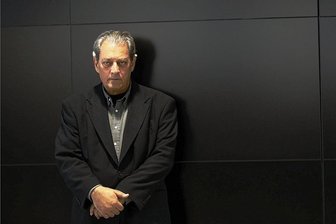 Schreiben als Selbstmedikation - Paul Auster bei einer Buchpräsentation in Madrid in Spanien. 
