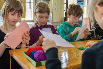 Schüler auf Exkursion in Grünbach - 