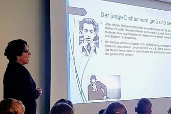 Schüler beschäftigen sich mit Autor - Ana Albornoz sprach über das Leben von Pablo Neruda.
