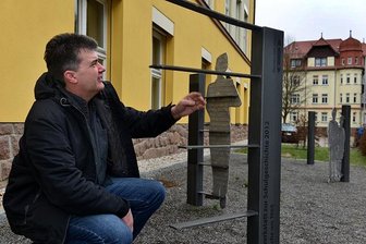 Schülerfiguren über Nacht verschwunden - 