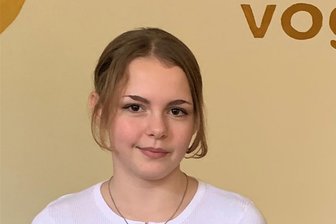 Schülerin vom Futurum-Gymnasium Mylau gestaltet Kalenderblatt - Emilia-Jolie vom Futurum-Gymnasium Mylau hat das Oktoberblatt des Kalenders gestaltet.