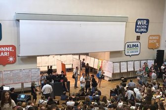 Schülerinnen und Schüler starten Diskussion auf Klimakonferenz - 