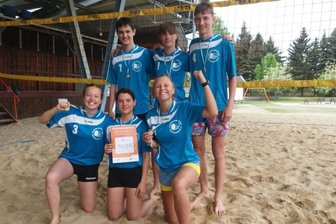 Schülerteam zählt zu Sachsens Besten - Die Gewinner aus Reichenbach: Helene Ehrhardt (vorne links), Kathleen Gambke, Kylie Garreis, Jamie Köpp (hinten links), Simon Scheibchen und Til Scherkus.