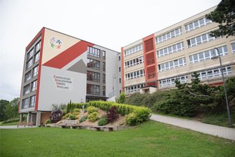 Schülertransport nach Schöneck: Mühlental findet Lösung - Blick auf das Schulzentrum in Schöneck.