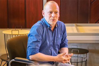 Schützenhaus Hohenstein-Ernstthal: Über „Steinzeitgehirne“ und das digitale Zeitalter - Der Sozialforscher Christoph Meißelbach spricht zum Thema „Warum Demokratie manchmal so schwer fällt.
