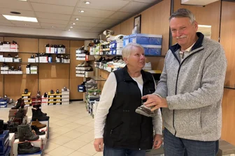 Gemeinsam mit seiner Frau Gerlinde Hahn blickt Albrecht Hahn auf über 30 Jahre Schuhgeschäft "Schuh Wagner" in Mittweida zurück.