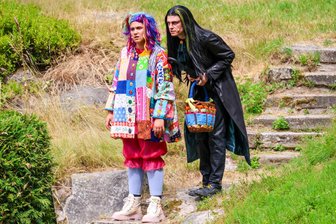 Schulanfang im Erzgebirge: Wo Abc-Schützen gratis feiern können - Beim Schulanfangsfest dabei: Annalena Oswald als kleine Hexe, Leopold Peter als Abraxas.