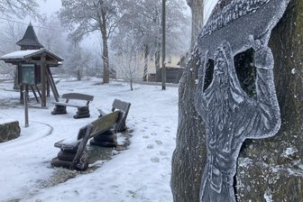 Schulden des Bundes: Wo Schöneck profitiert - Der Glasbachweg, der am Dorfplatz in Kottenheide vom „Hämmerling“ abzweigt, soll saniert werden.