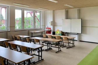 Schule am Windberg in Zwickau: Der zweite Bauabschnitt ist pünktlich vor Schuljahresbeginn fertig - Das neue Schuljahr findet in sanierten Klassenräumen statt.