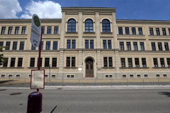 Schulen in Glauchau, Meerane und Waldenburg: Wo gestreikt wird und wo der Unterricht stattfindet - Erst am Montag gibt es Klarheit, wie viele Lehrer sich an der Glauchauer Wehrdigtschule am Streik beteiligen.