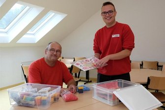 Schullandheim Limbach wird fit für die Zukunft - Mario Stuhlmüller und Maurice Denner im neu entstandenen Kreativ- und Veranstaltungsraum im Awo-Schullandheim Limbach.