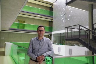 Schulleiter aus Hohenstein-Ernstthal zu Gewalt an Schulen: „Das größte Problem sind fehlende personelle Ressourcen“ - Kevin Pallagi leitet die Sachsenring-Oberschule in Hohenstein-Ernstthal seit dem Schuljahr 2023/2024.
