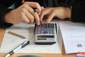 Schulmaterial wird für Eltern kaum billiger -