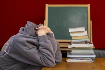 Schulsozialarbeit für alle: Gesprächsrunde in Reinsdorf - An manchen Schulen im Landkreis Zwickau fehlen Sozialarbeiter, die Schülern bei Problemen helfen.