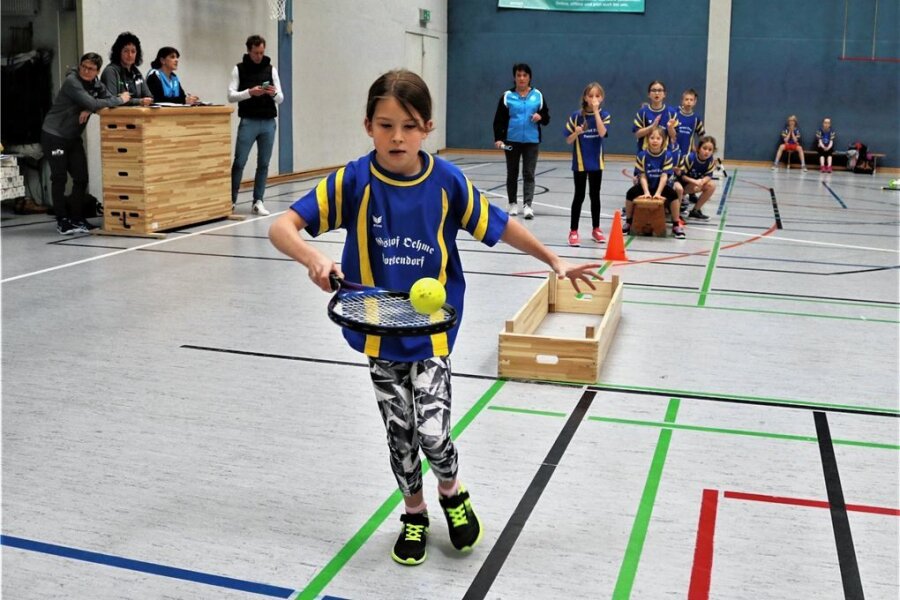 Schulsport macht Laune: Erfolgreiche Premiere in Freiberg - Davia Ranfeld von der Grundschule Leubsdorf zeigt hier Schnelligkeit und Geschicklichkeit. Foto: Knut Berger