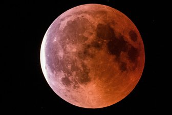 Schulsternwarte Zwickau begeht Jubiläum mit Mondfinsternis -