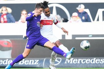 Schusters Kniff wirkt, doch FCE macht VfB Toreschießen leicht - Daniel Didavi (r.) traf gegen den FC Erzgebirge Aue doppelt. 