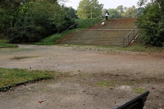 Schwanenschloss: Info-Tafel soll an historisches Zwickauer Bauwerk erinnern - Am oberen Ende der Freitreppe soll die Info-Tafel für das Schwanenschloss aufgestellt werden.