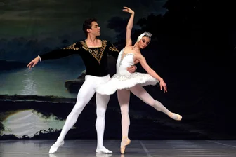 „Schwanensee“ in Chemnitz: Ticketverkauf für United Classic Ballet läuft - Tschaikowskis „Schwanensee“ ist ein Klassiker der Ballettkunst.
