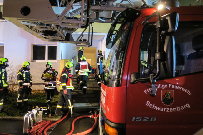 Schwarzenberg: 57-Jähriger nach Wohnungsbrand im Krankenhaus - 