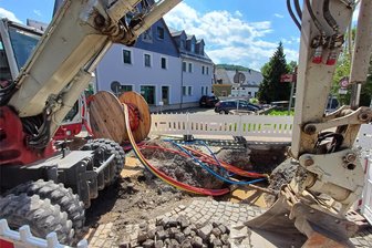Schwarzenberg: Ausbau des Breitbandnetzes führt ab 10. Juni zu weiteren Straßensperrungen - Der Ausbau der Breitbandnetz-Infrastruktur ist derzeit an mehreren Stellen in Schwarzenberg im Gange.