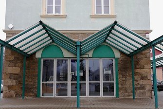 Schwarzenberger Stadträte sagen Nein zu Spielhalle am Bahnhof - Eingangsbereich vor den leerstehenden Räumlichkeiten.