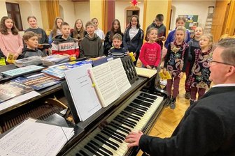 Schwarzenberger Weihnachtsmarkt: Kurrende lädt zur Hausmusik ein - Probe der Kurende von St. Georgen unter Leitung von Kantor Matthias Schubert.