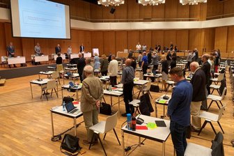 Schweigeminute: Chemnitzer Stadträte gedenken der Opfer der Hochwasser-Katastrophe - 